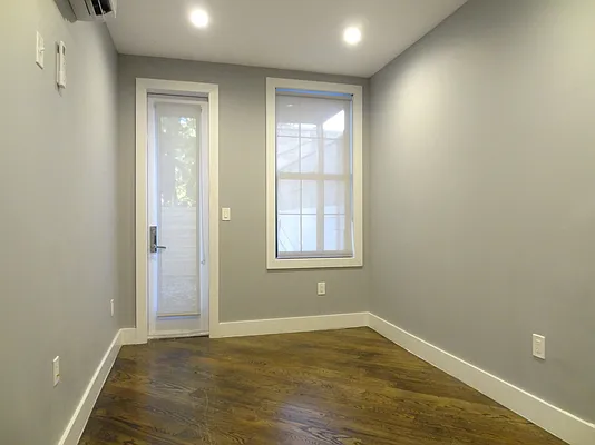 Rented by Premier Metro Realty Corp | media 37