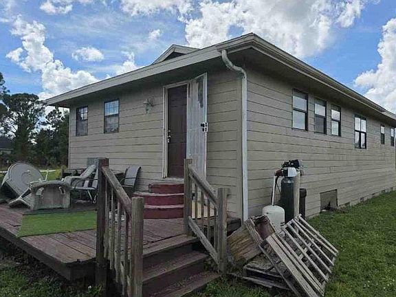3rd image of 925 Foxdale Ave