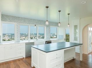 2751 NW Westover Rd, Portland, OR 97210