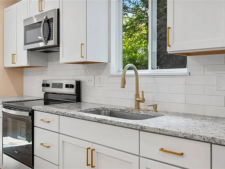 504 Piedmont Ave — Photo 14