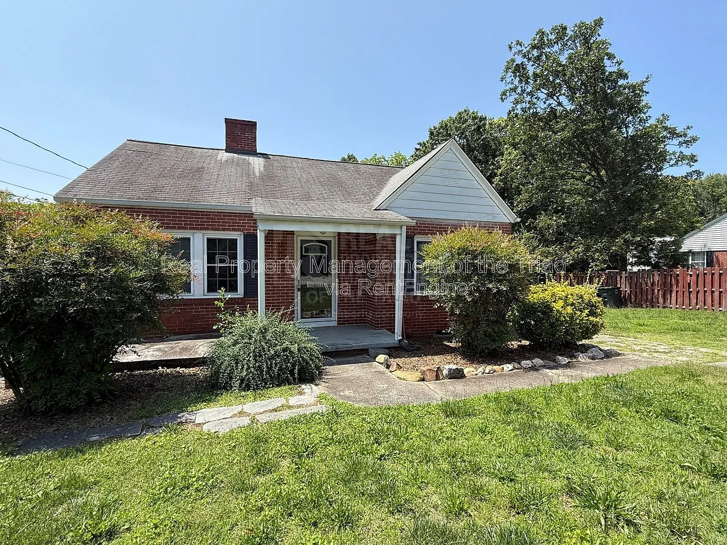 2 bed, 1.0 bath, 960 sqft, $1,395 — Photo 1