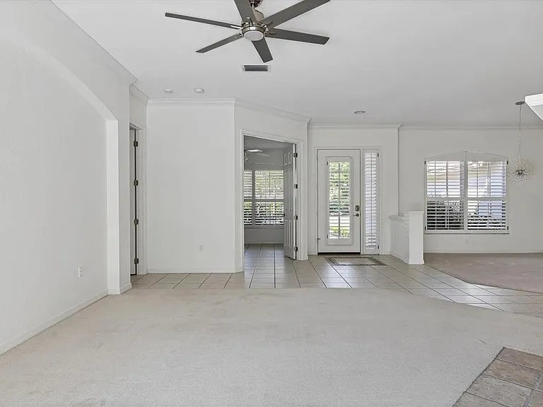 8501 Park Shore Ln — Photo 6