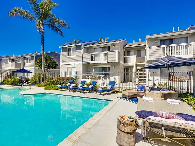 Newport Seacrest Apartments — Photo 21