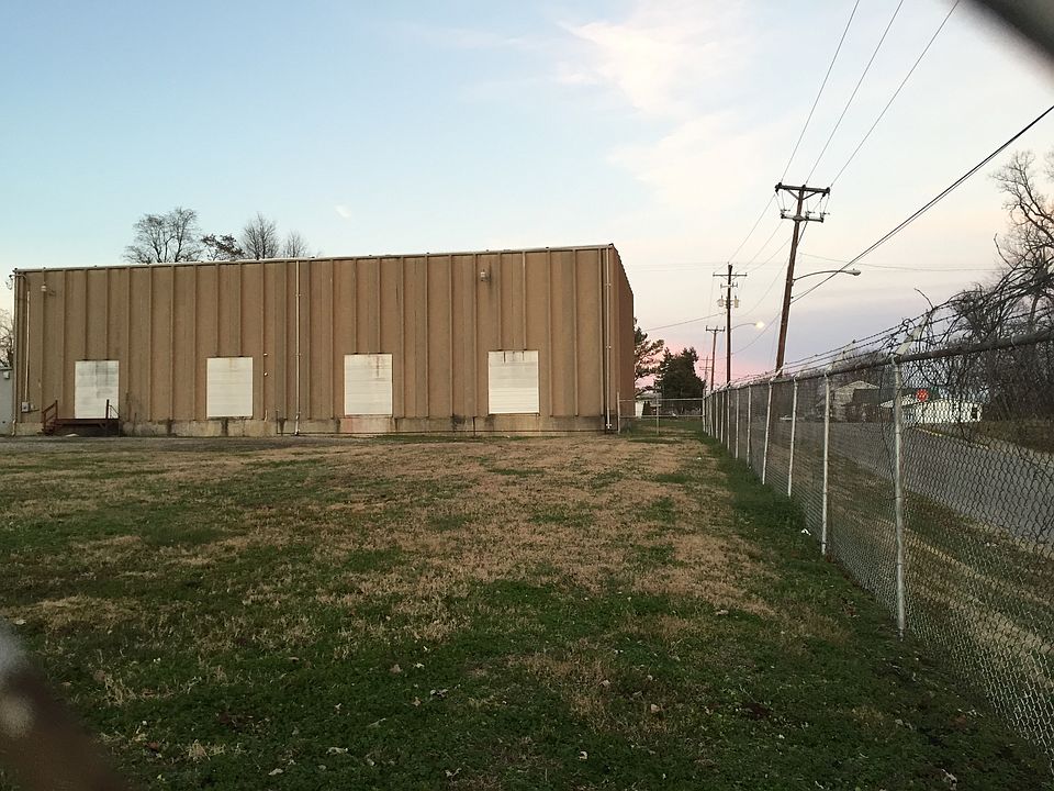 2nd image of 600 Vine St