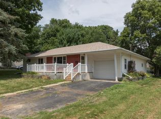 410 2nd St SW, Pine Island, MN 55963