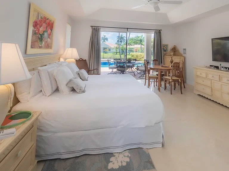 10849 Bal Harbor Dr — Photo 40