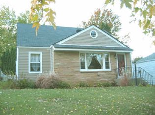316 N Oak Knolls Ave, Rockford, IL 61107