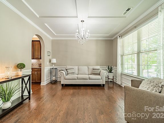 4th image of 16507 Palisades Commons Dr