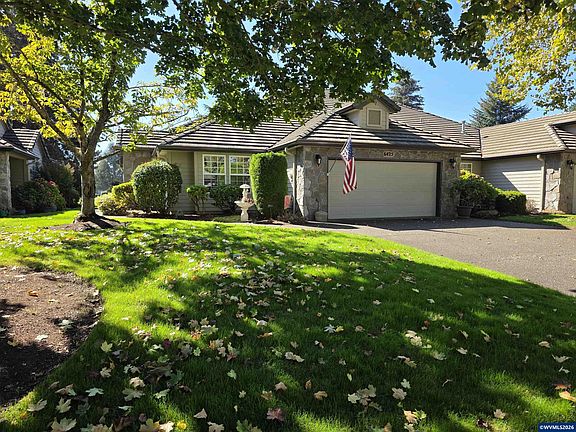 2nd image of 6425 Castle Lake Ct N