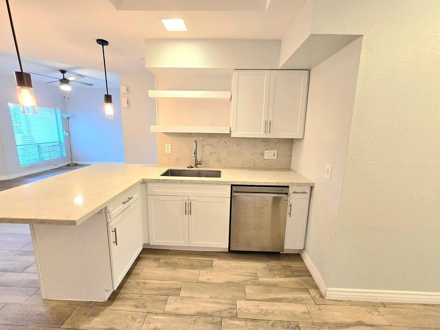 2 bed, 963 sqft, $1,850 — Photo 4