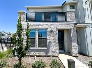 546 W Mahogany Ln, Clovis, CA 93611