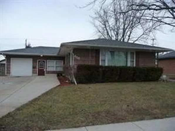 615 W 6th St, Belvidere, IL 61008