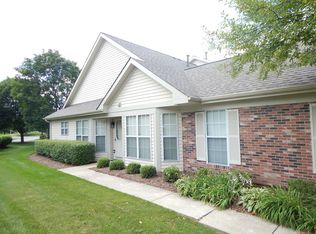 1048 Ridgefield Cir, Carol Stream, IL 60188