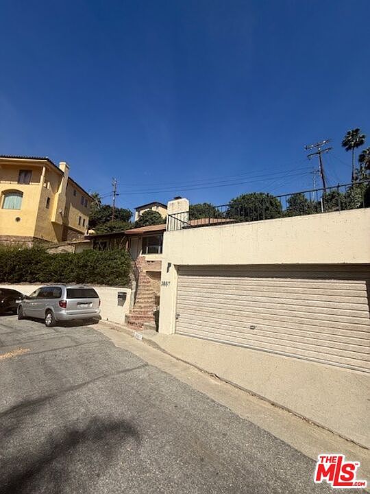 1st image of 3857 Sunbeam Dr