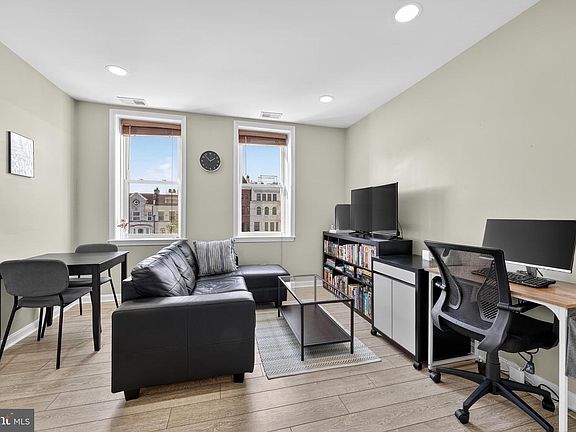 5th image of 2001 16th St NW APT 307