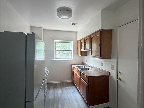 5th image of 1338 E 125th St