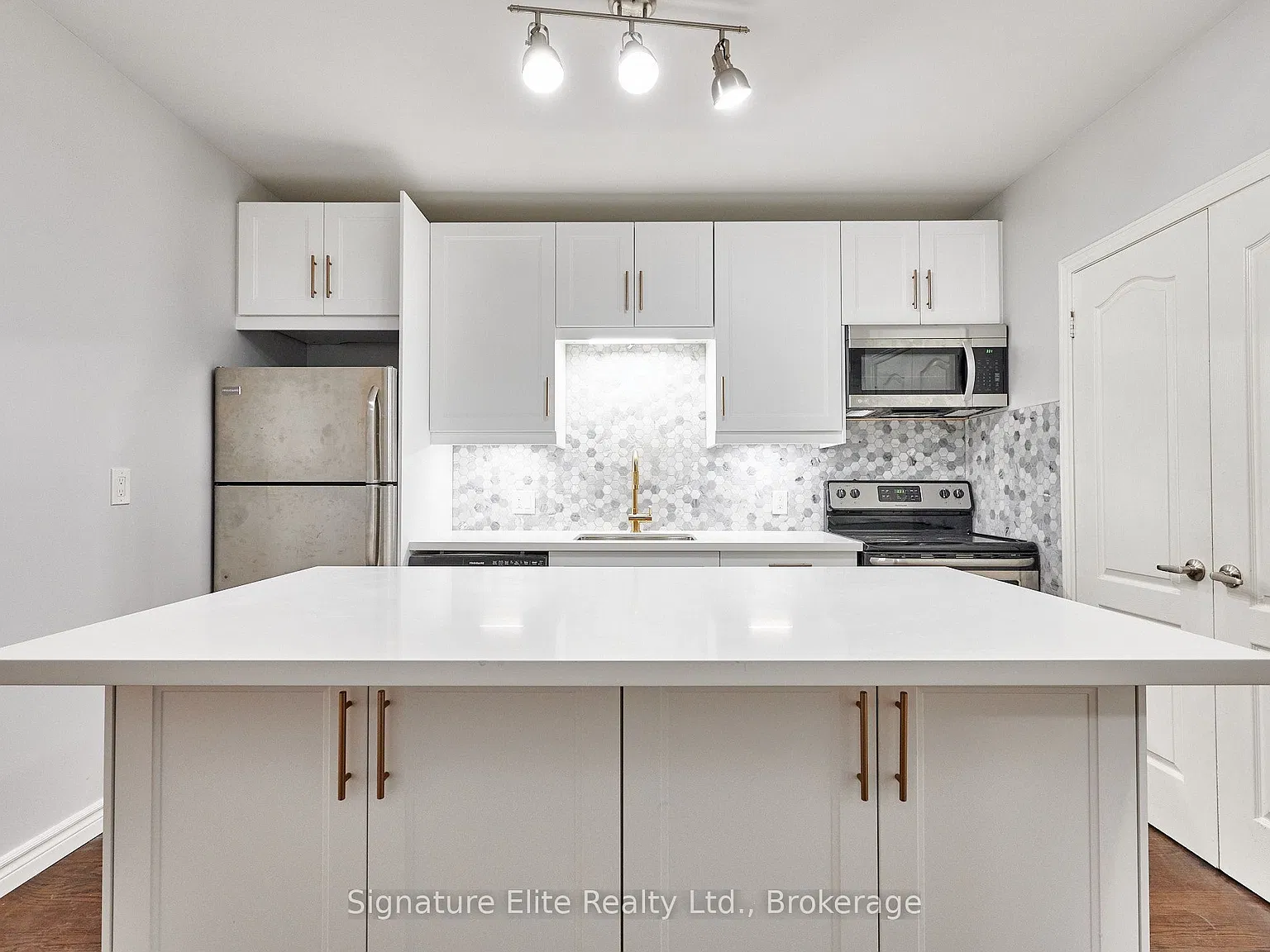 2 bed, $2,695 — Photo 2