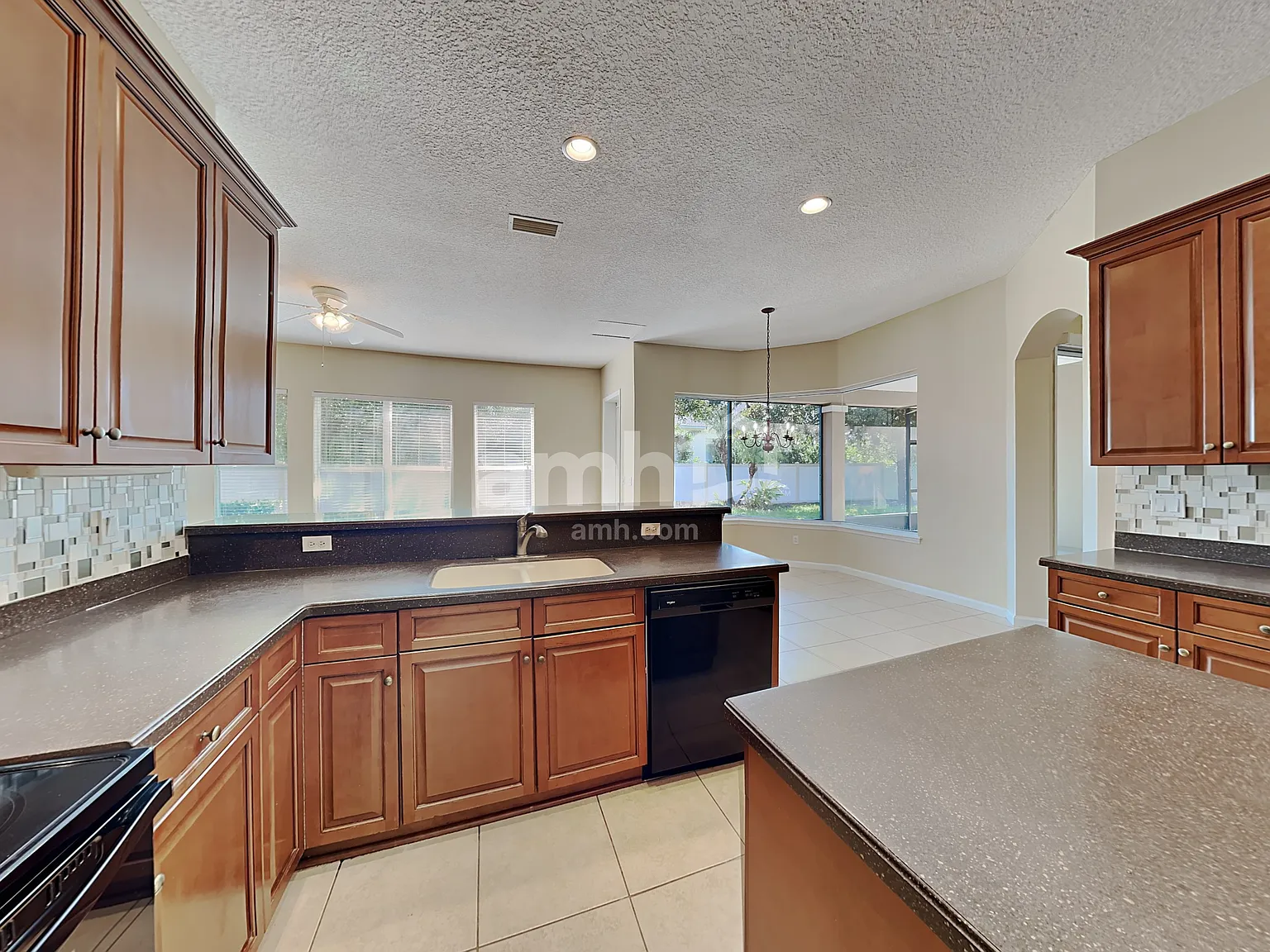 5 bed, 4.0 bath, 3278 sqft, $3,450 — Photo 3