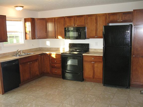 3rd image of 959 E James St
