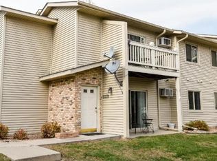 8864 Jasmine Ln, Eden Prairie, MN 55344