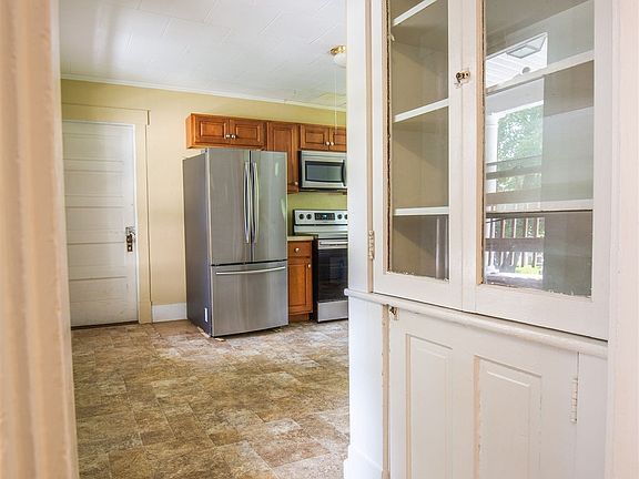 4th image of 4 Bayley Ave APT C