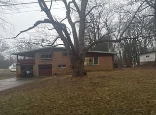 1001 Farr Rd, Akron, OH 44319