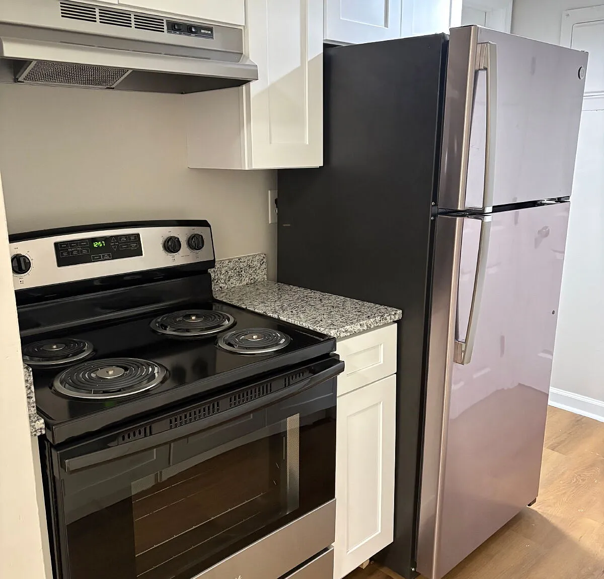 1 bed, 1.0 bath, 590 sqft, $850 — Photo 1