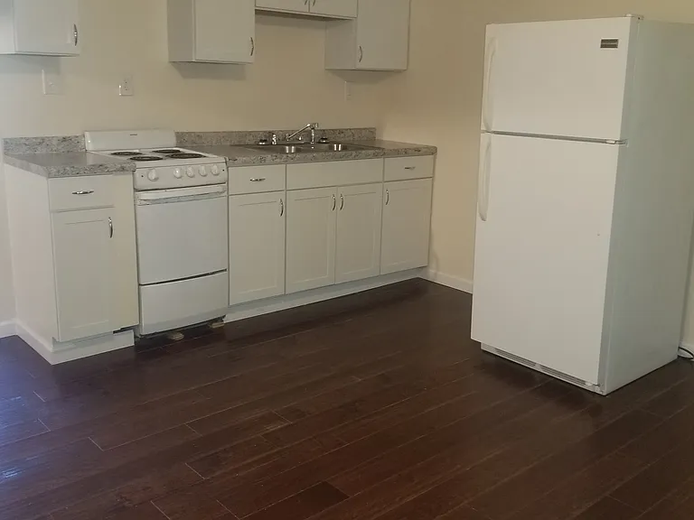 2414 Norwood Ave #3 — Photo 4