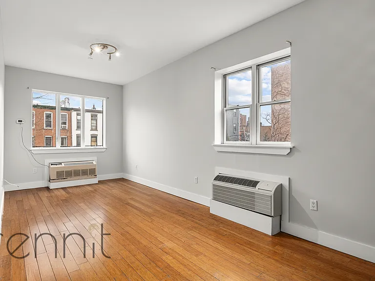 643 Madison St #A — Photo 1
