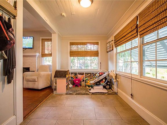 4th image of 808 Palm Dr