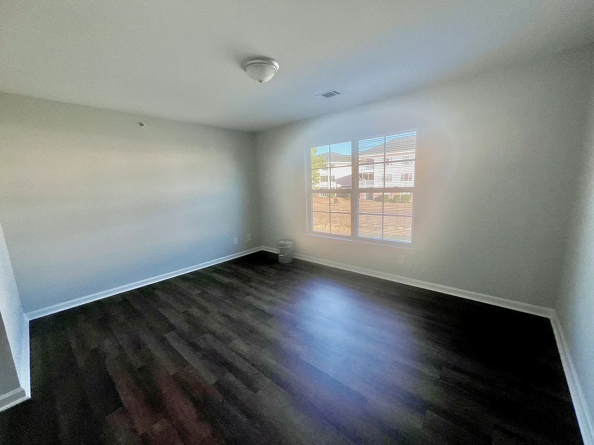 Building Photo - 106 Butkus Dr #6