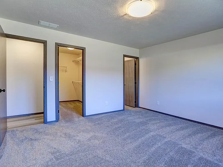 507 S Renick Pl — Photo 4
