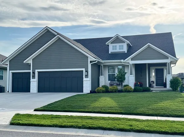 5876 McCormick Dr, Shawnee, KS 66226