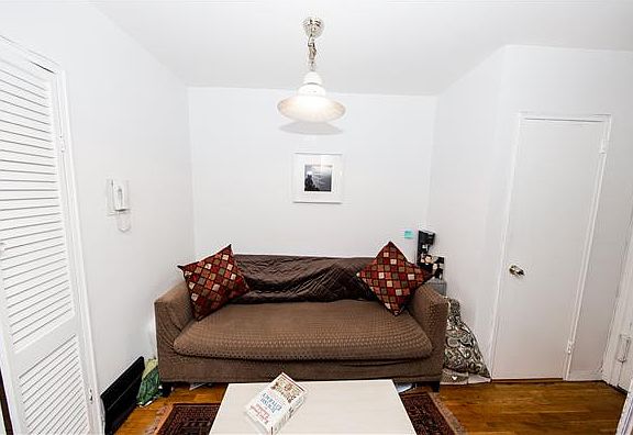 4th image of 30 E 9th St APT 4GG