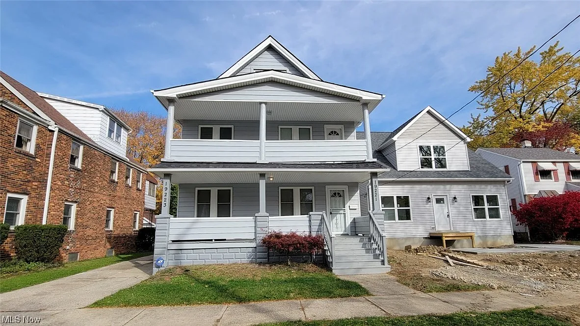 19221 Sunset Dr photo 1