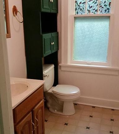 1/2 Bathroom
