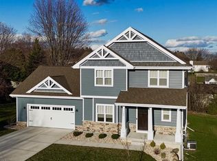 709 Maple Dr, Mount Horeb, WI 53572