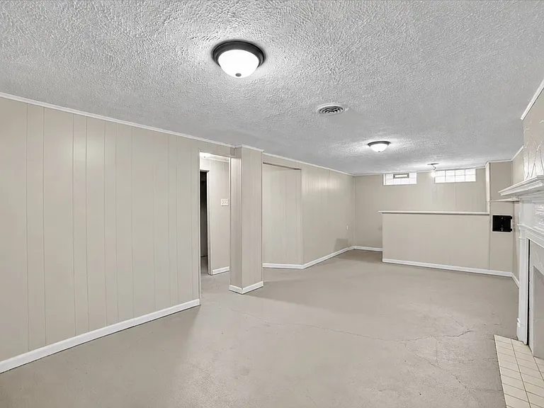19500 Libby Rd — Photo 20