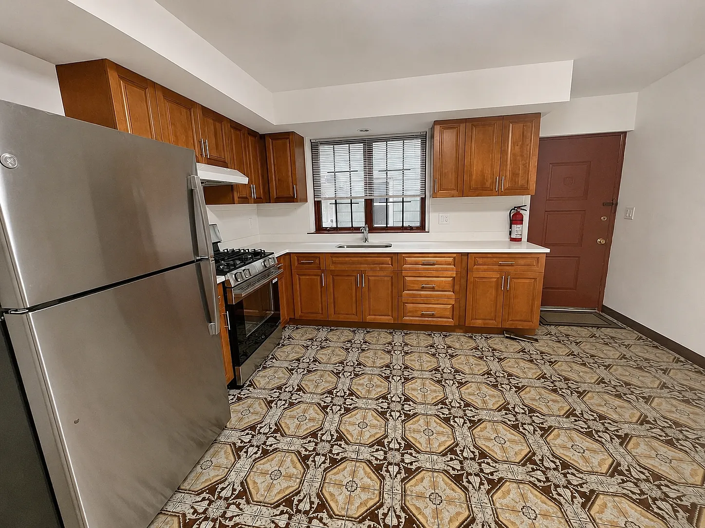 2 bed, $2,350 — Photo 2