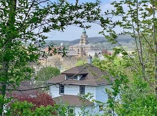 210 E Pearl St, Decorah, IA 52101