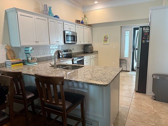5th image of 445 Berlin St #7