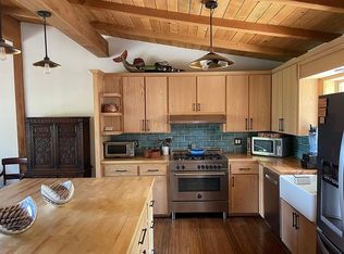 21145 Mulholland Dr, Woodland Hills, CA 91364