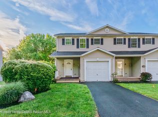 82 Red Maple Rd, Saugerties, NY 12477