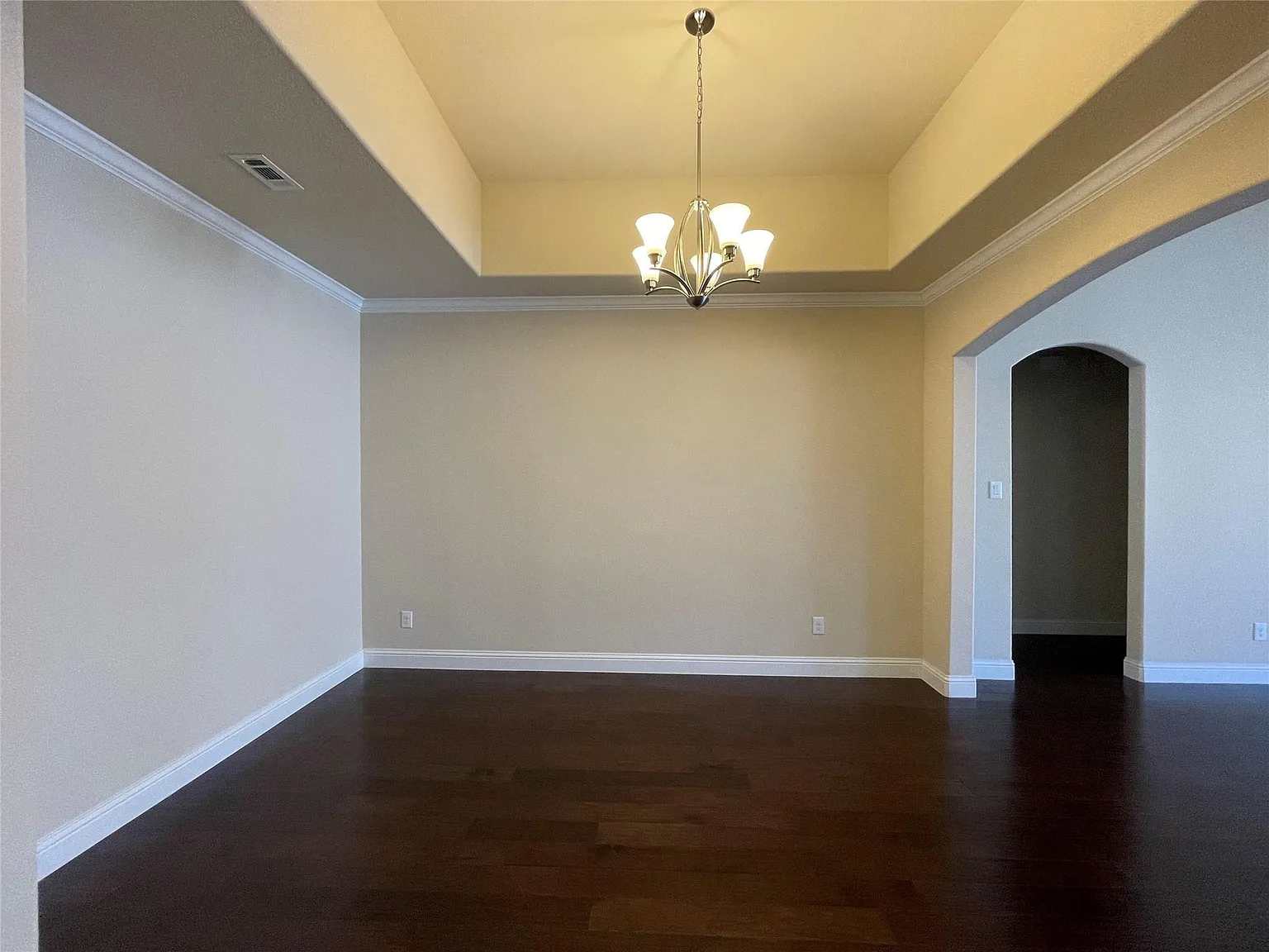 3 bed, 2144 sqft, $2,600 — Photo 3