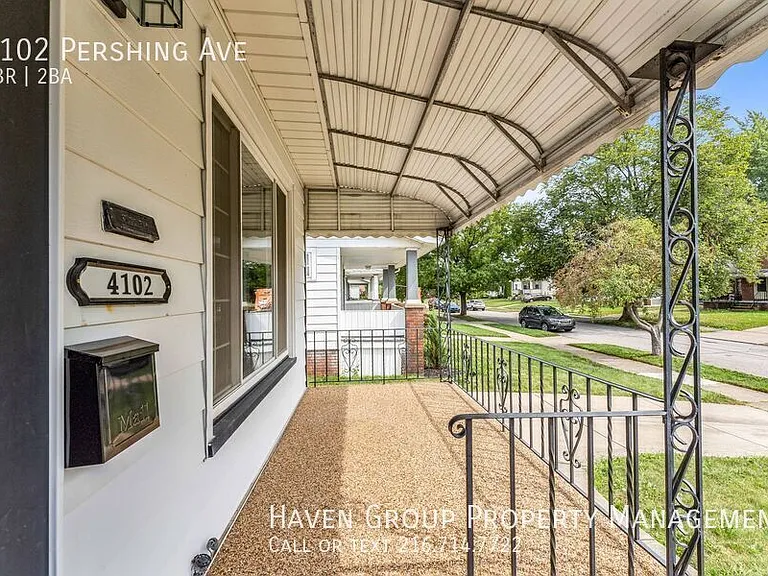 4102 Pershing Ave — Photo 3