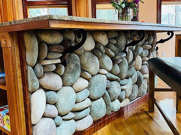 KITCHEN ISLAND