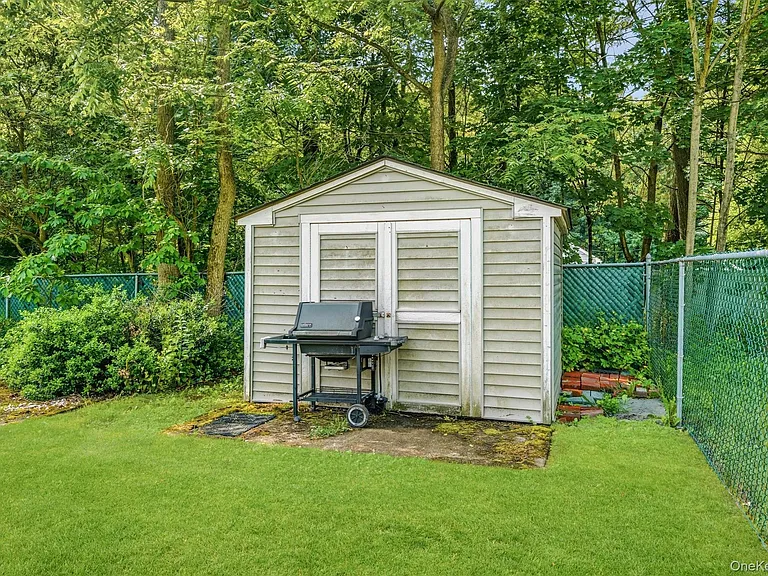 12 Dickerson Pl — Photo 25