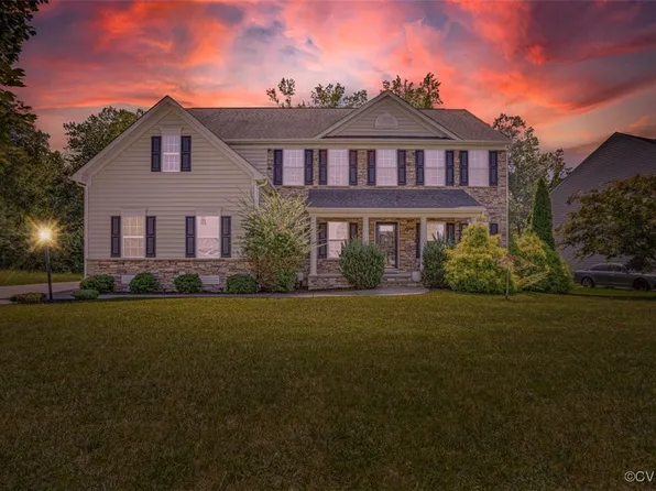 1512 White Mountain Dr, Chester, VA 23836