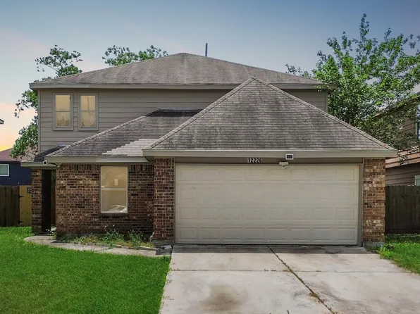 12226 Greencanyon Dr, Houston, TX 77044