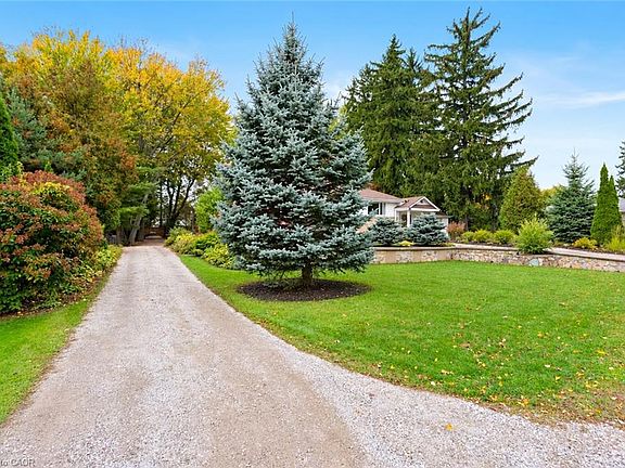 4th image of 284 Mapledene Dr